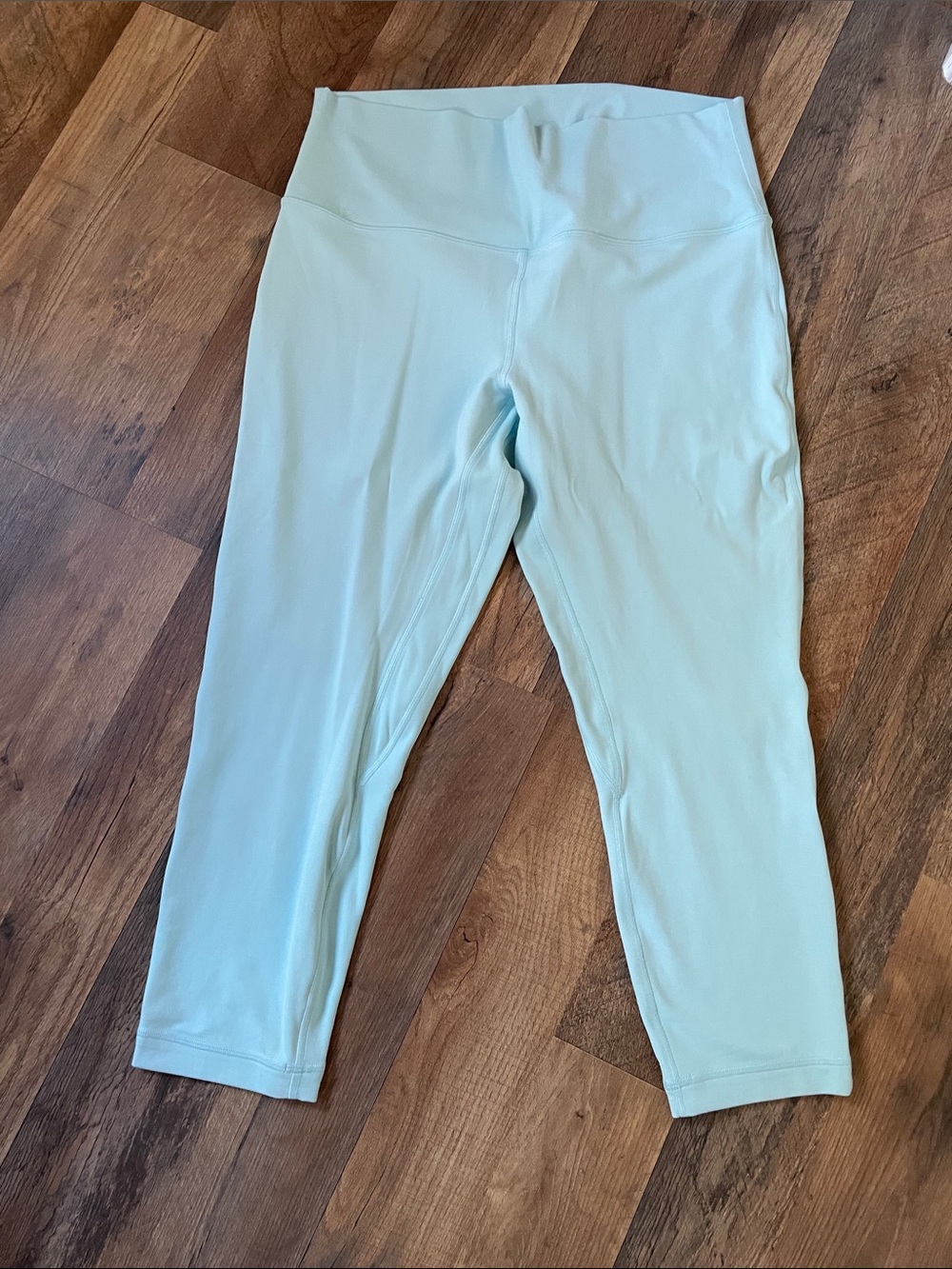 lululemon athletica Mint Green Ankle Capri Leggings